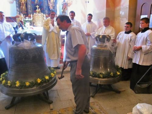 Vysviacka zvonov vo farskom kostole sv. Michala